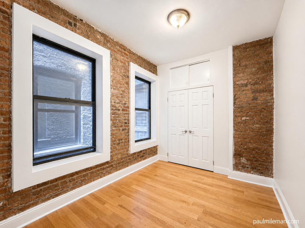 East 12th Street - Photo 5