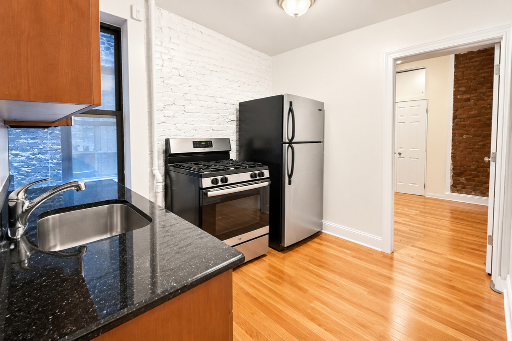 East 12th Street - Photo 3