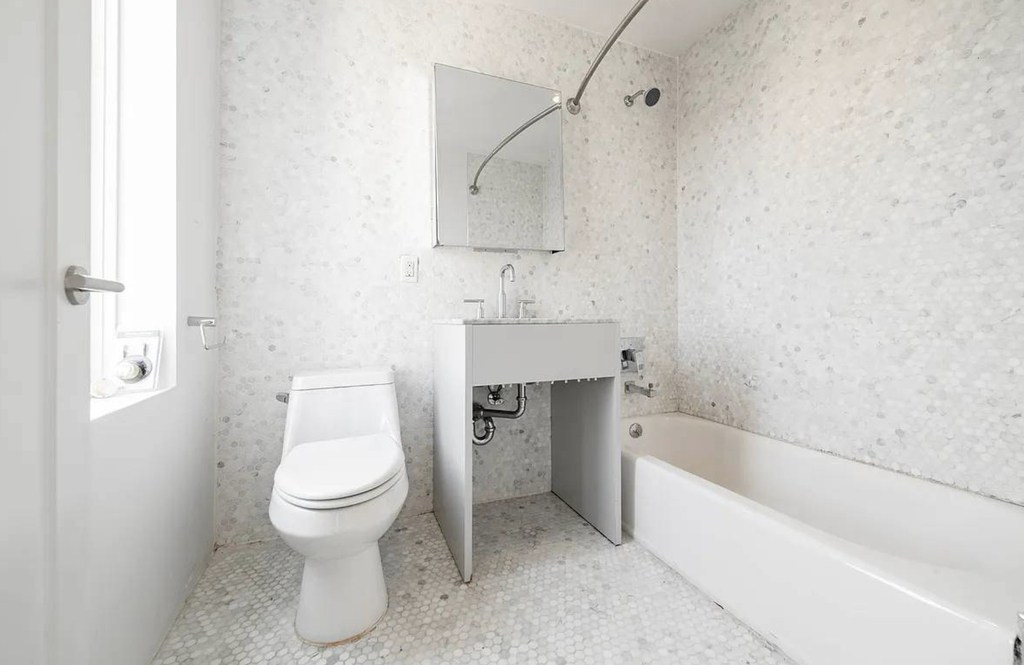 887 Bergen Street - Photo 4