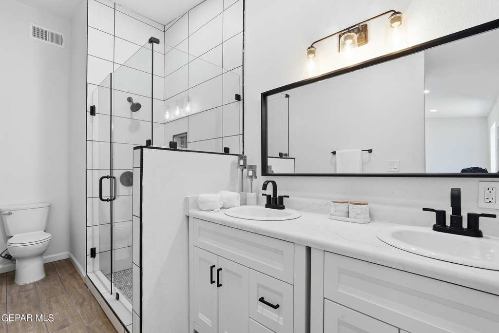 536 James Street - Photo 20