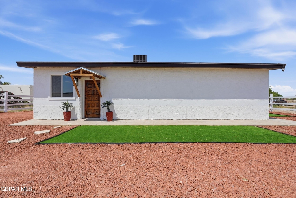 536 James Street - Photo 1