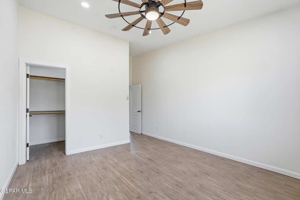 536 James Street - Photo 21