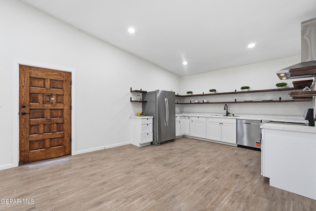 536 James Street - Photo 11
