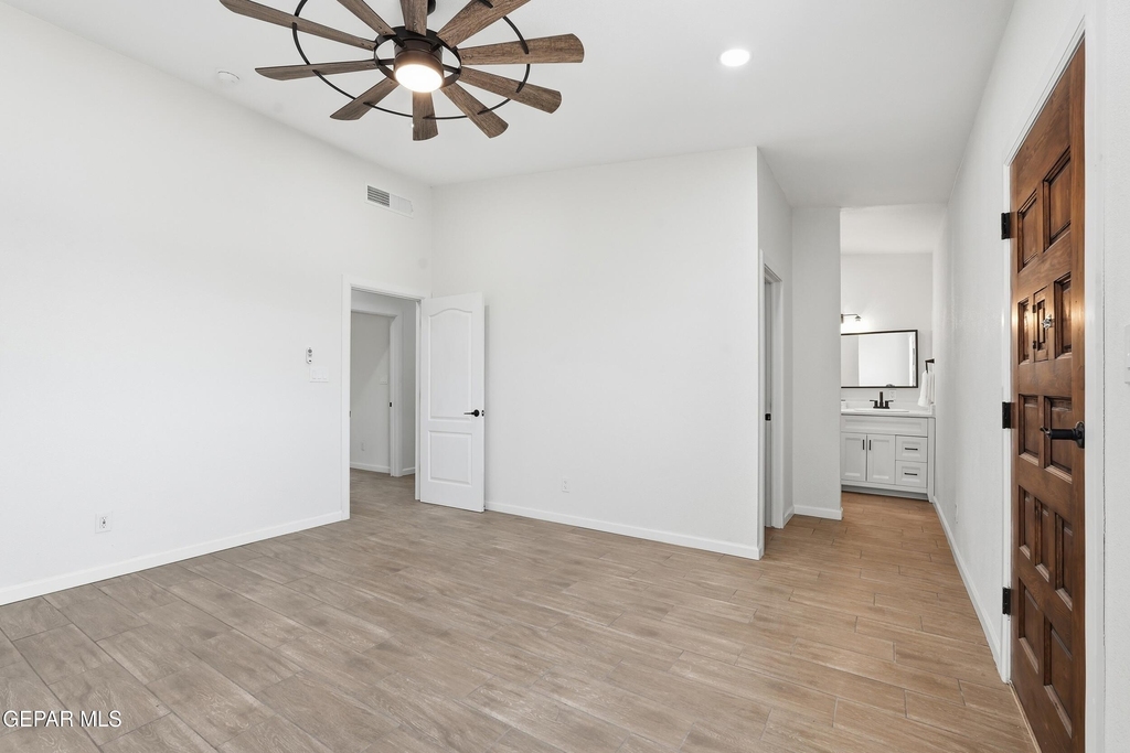536 James Street - Photo 17