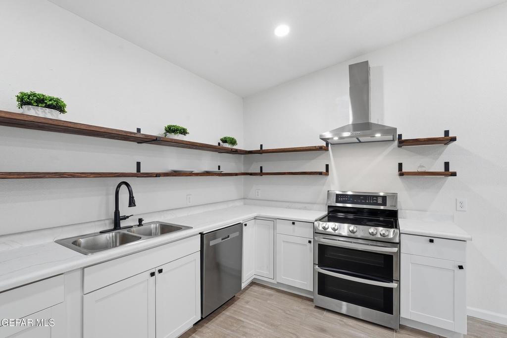 536 James Street - Photo 6