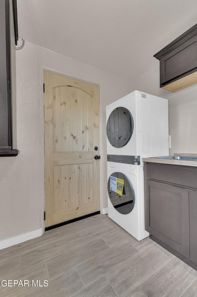 8931 Robert Drive - Photo 9