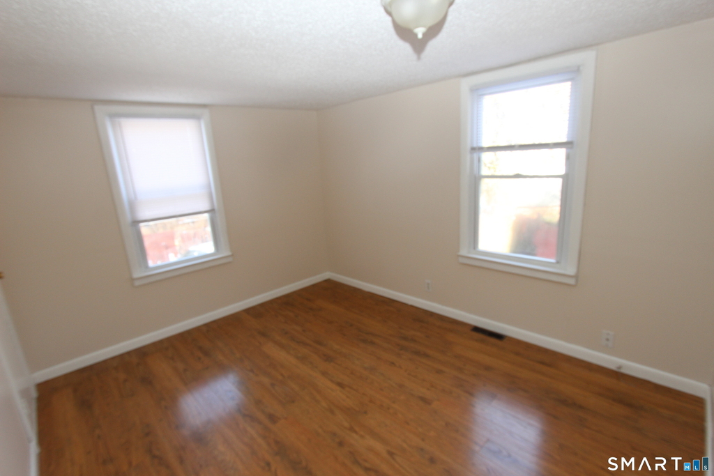24 Brook Street - Photo 5