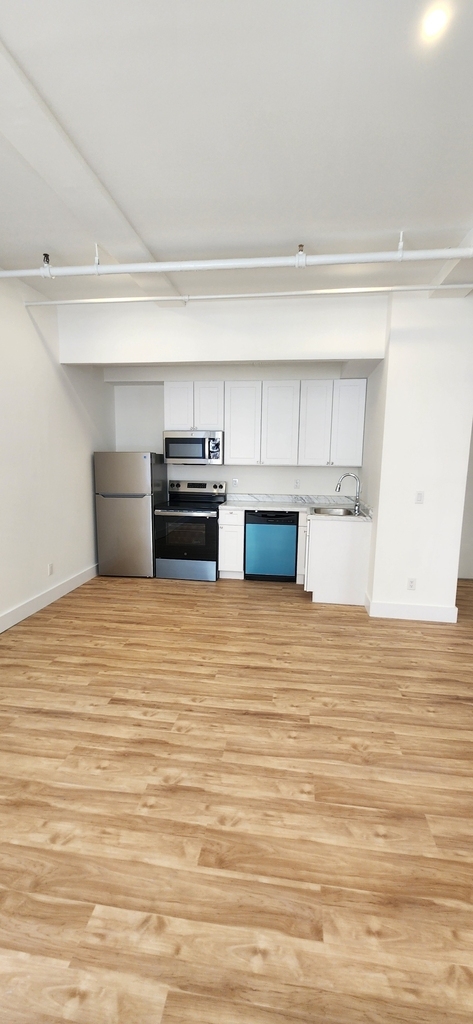 West 35th Street/ 7th ave - Photo 2