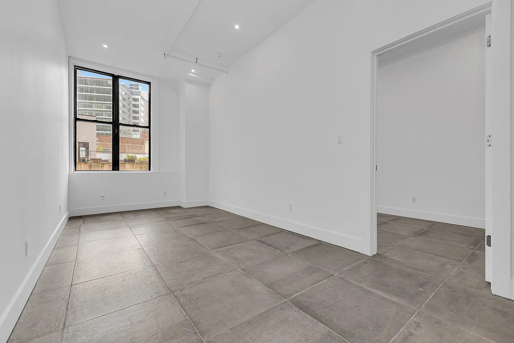 81 Willoughby Street - Photo 1