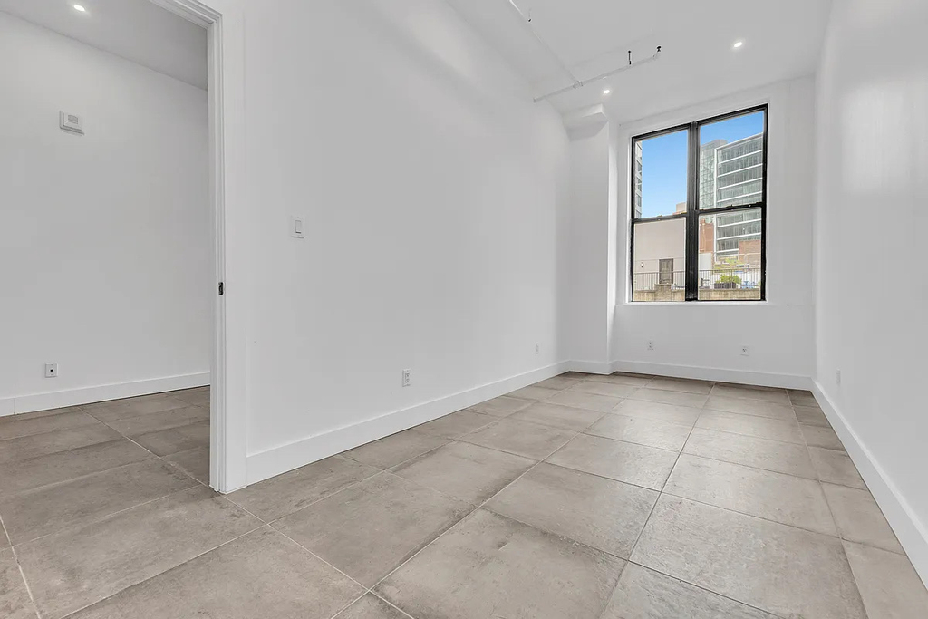 81 Willoughby Street - Photo 0