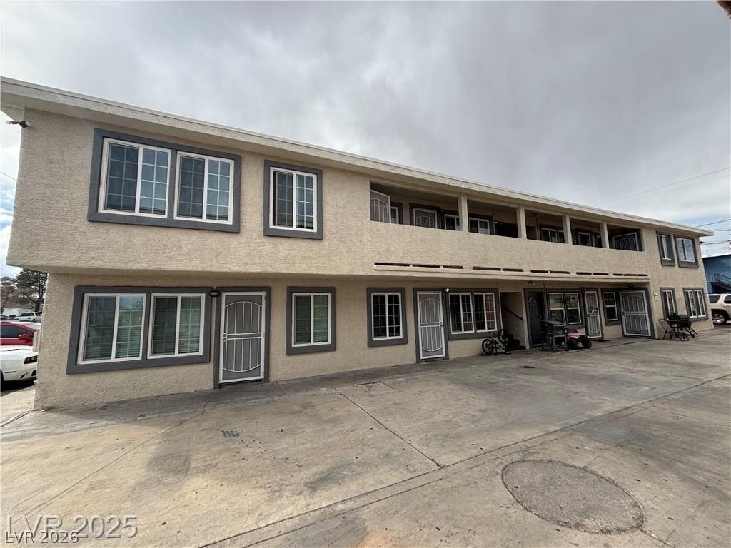1420 Putnam Avenue - Photo 0