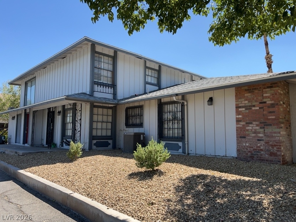 1377 Lorilyn Avenue - Photo 0