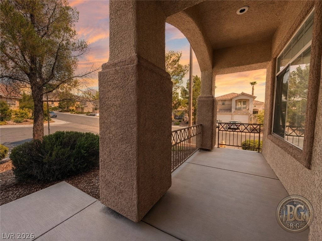 2012 Cedarcrest Court - Photo 2