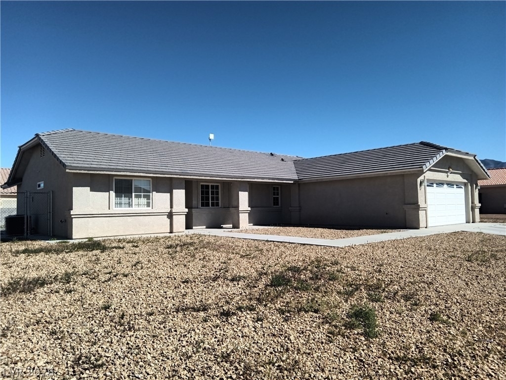 546 E Elsie Lane - Photo 1