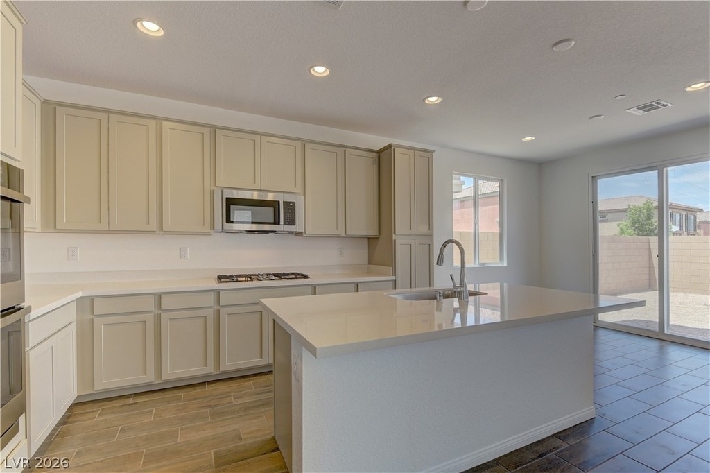 5174 Olga Manor Avenue - Photo 5