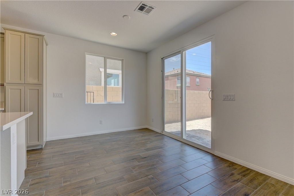 5174 Olga Manor Avenue - Photo 7