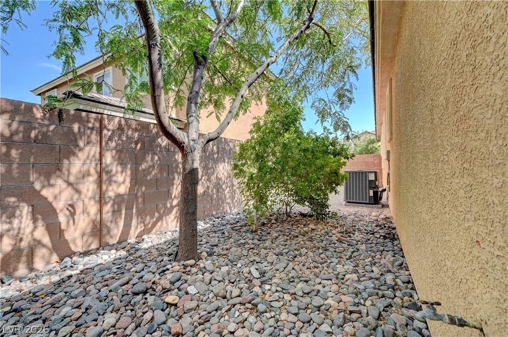 10240 Gladstone Peak Street - Photo 47