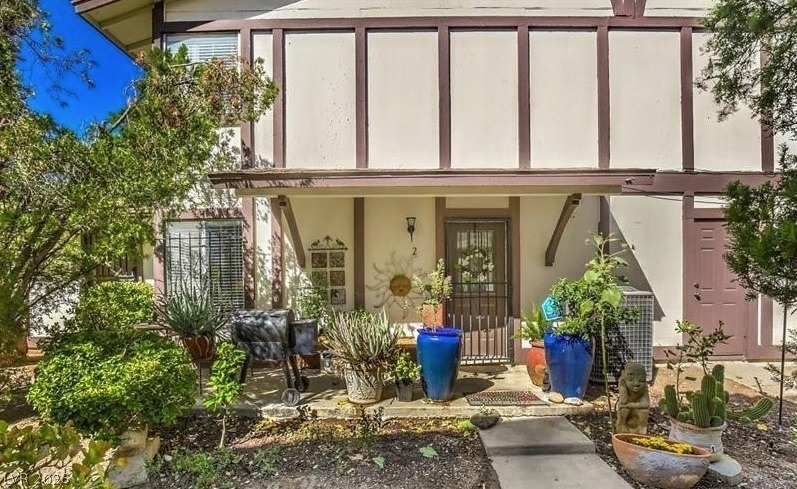1454 Elizabeth Avenue - Photo 1