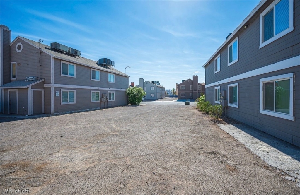921 Snug Harbor Street - Photo 4