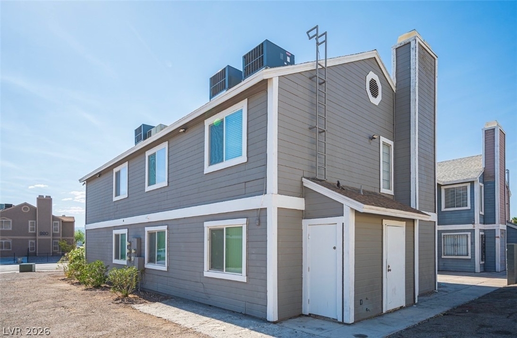 921 Snug Harbor Street - Photo 3