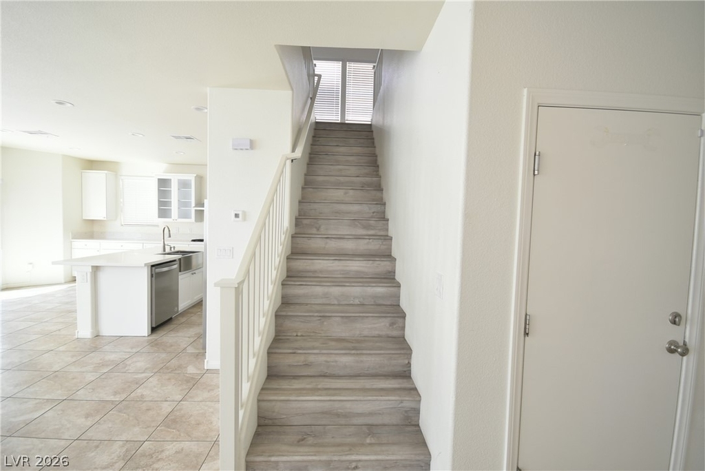 3041 Lake Como Avenue - Photo 15