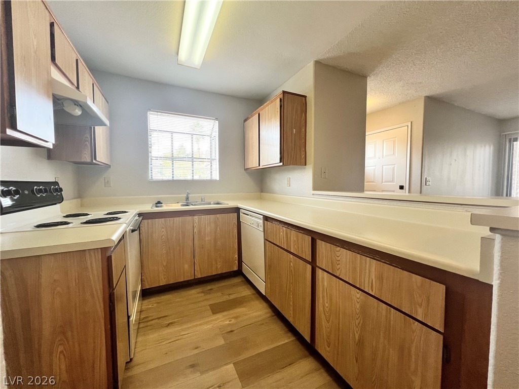 2989 Juniper Hills Boulevard - Photo 3