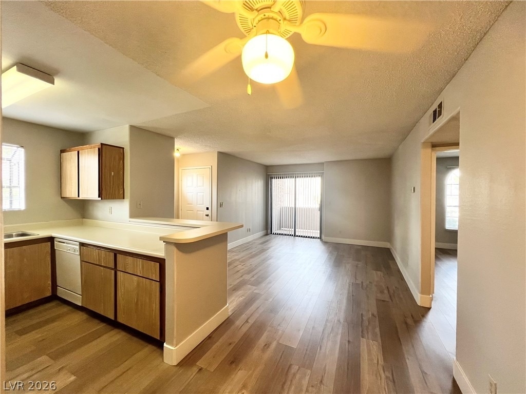 2989 Juniper Hills Boulevard - Photo 2