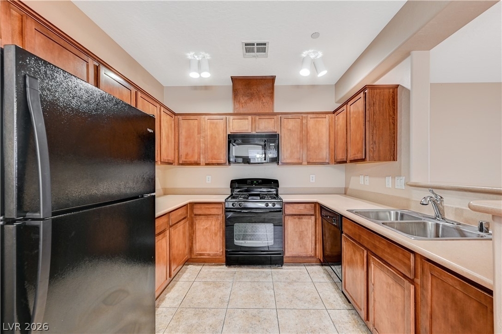 6868 Sky Pointe Drive - Photo 8