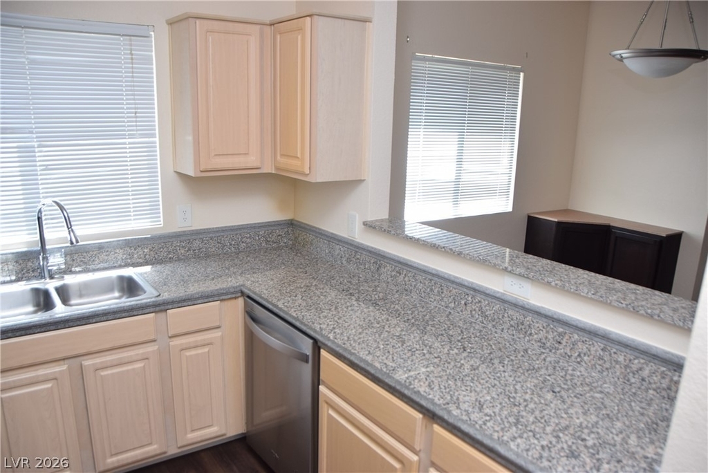 5250 S Rainbow Boulevard - Photo 16