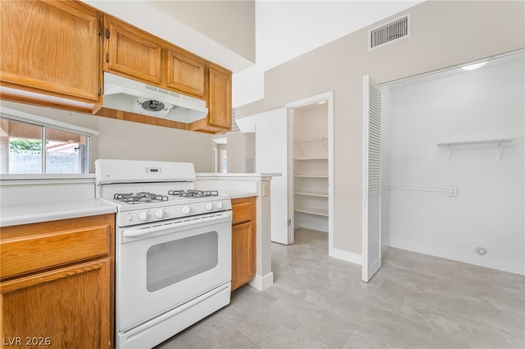 6536 Sterling Springs Parkway - Photo 10