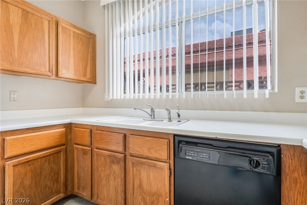 6536 Sterling Springs Parkway - Photo 9