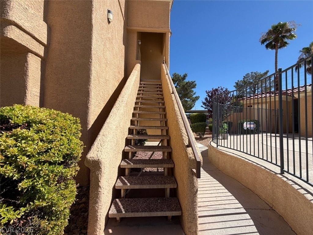 900 Heavenly Hills Court - Photo 0