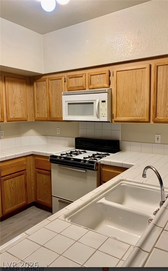 7705 Himalayas Avenue - Photo 3