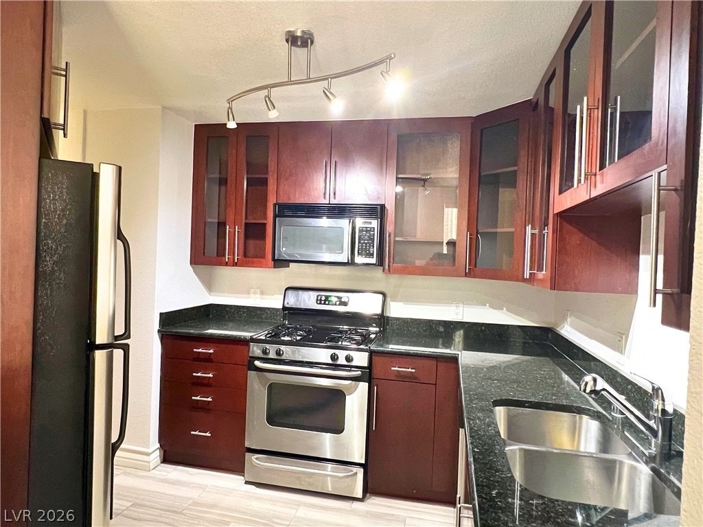 210 Flamingo Road - Photo 3
