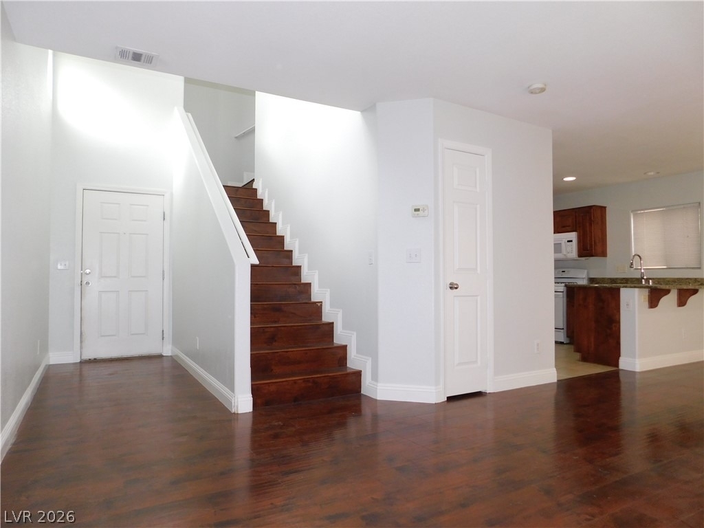 634 Bald Hill Court - Photo 3