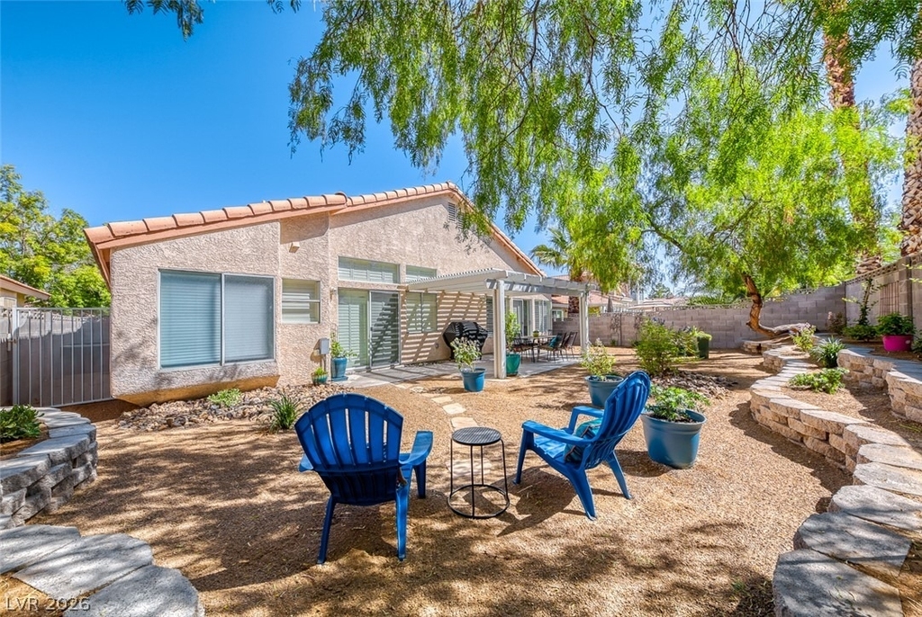 8421 Honeywood Circle - Photo 0