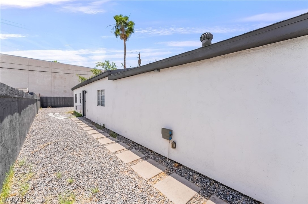 1610 E Ogden Avenue - Photo 36