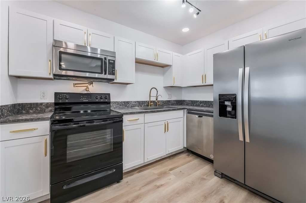 1610 E Ogden Avenue - Photo 8