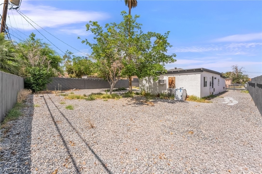 1610 E Ogden Avenue - Photo 34