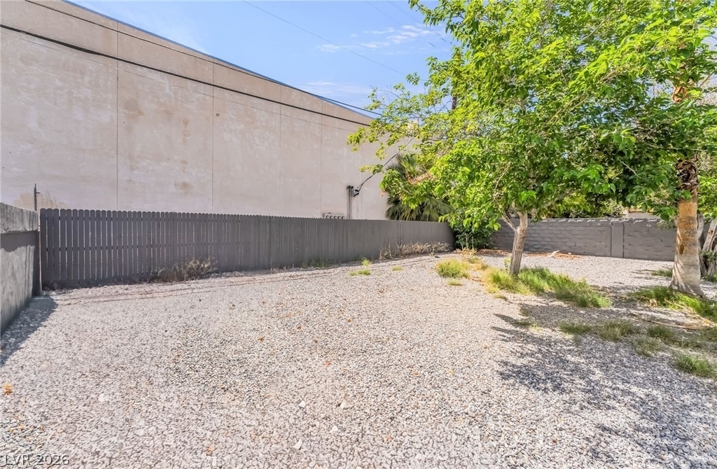 1610 E Ogden Avenue - Photo 35