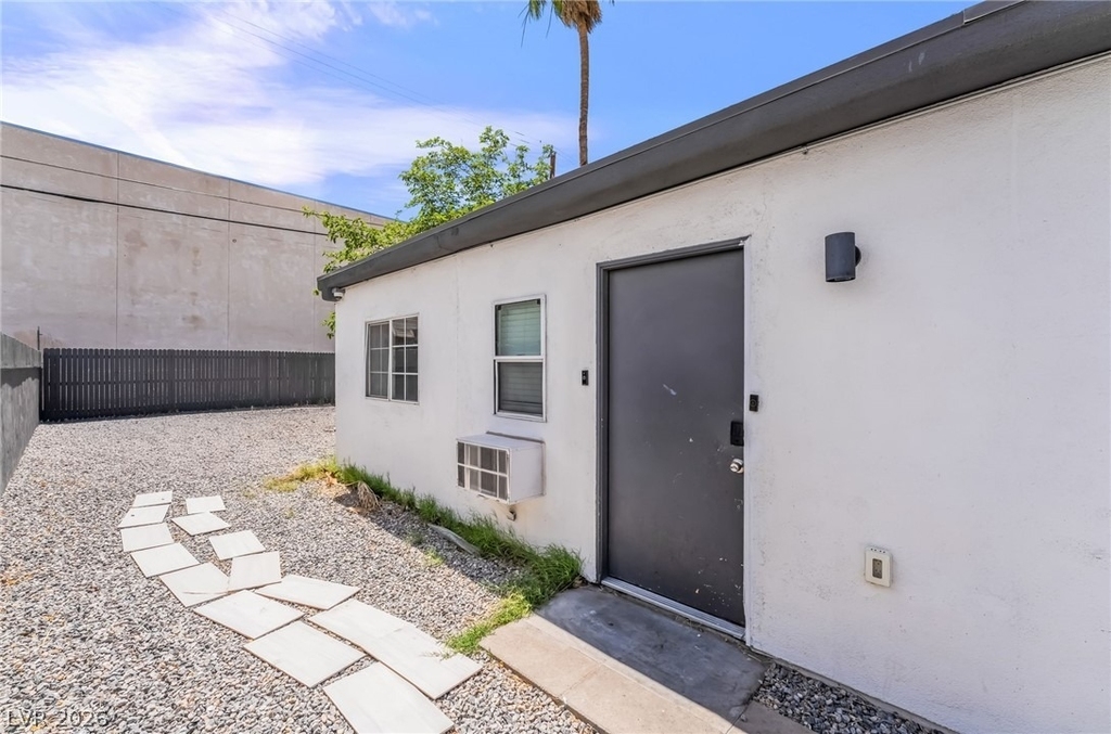 1610 E Ogden Avenue - Photo 37