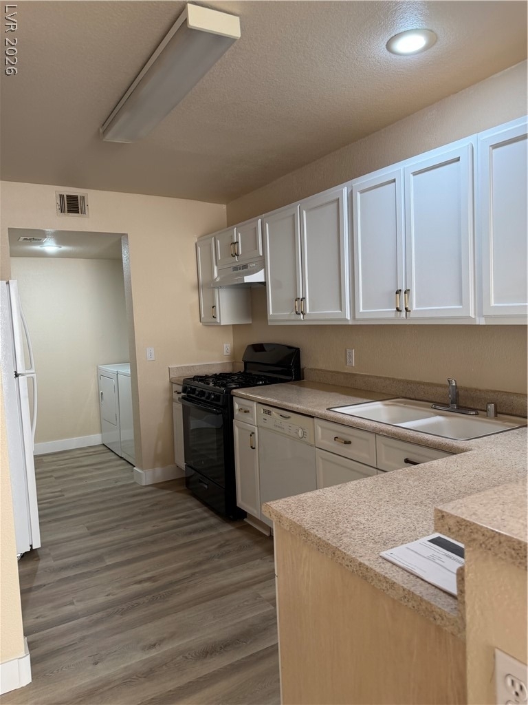 7621 Almeria Avenue - Photo 6