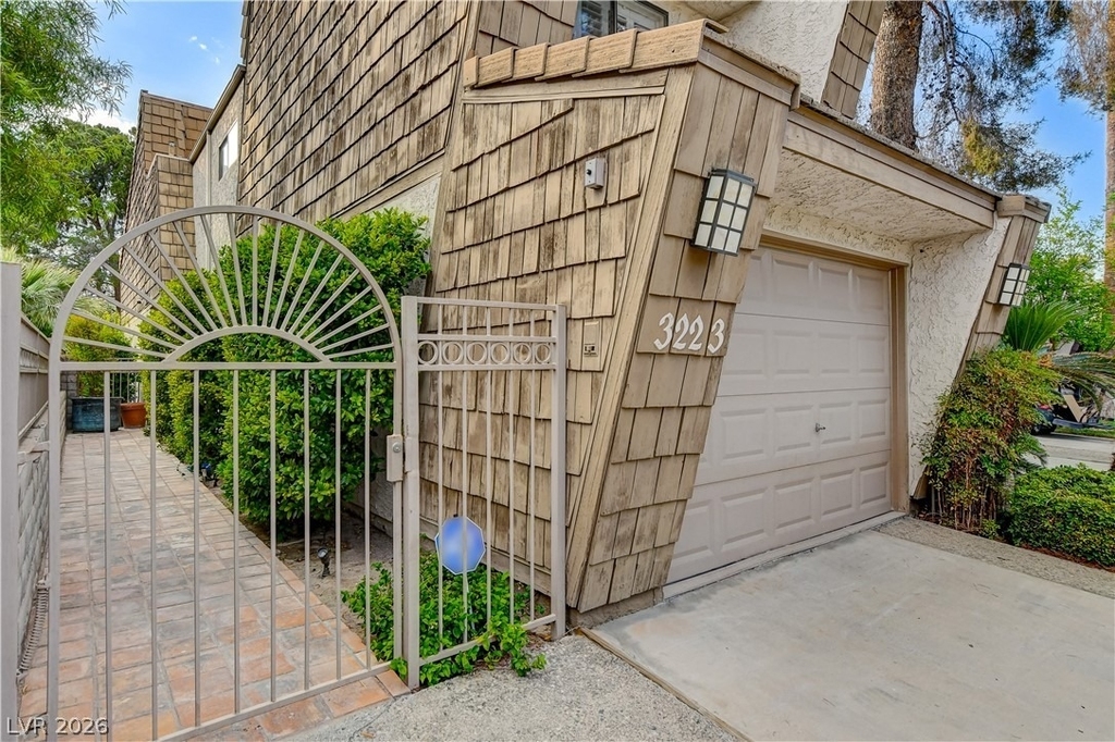 3223 Pinehurst Drive - Photo 3