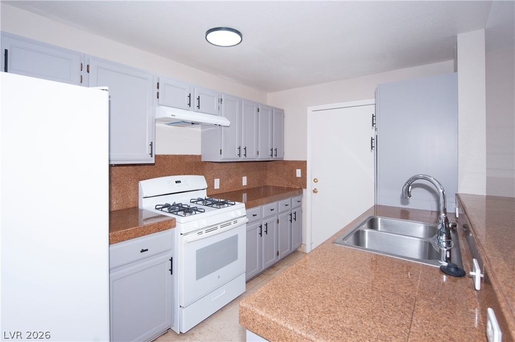 8452 Boseck Drive - Photo 11