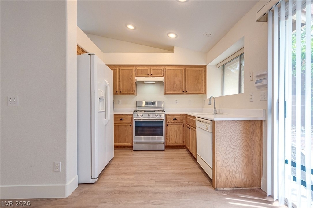 9829 Panorama Cliff Drive - Photo 6