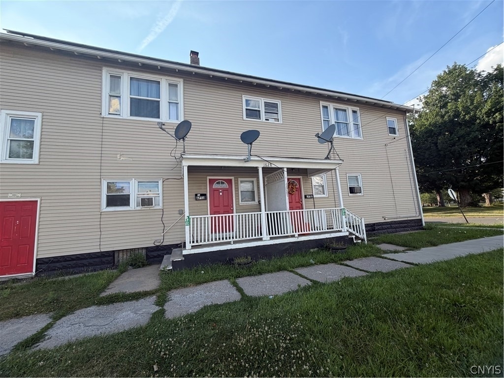 1628 Steuben Street - Photo 0