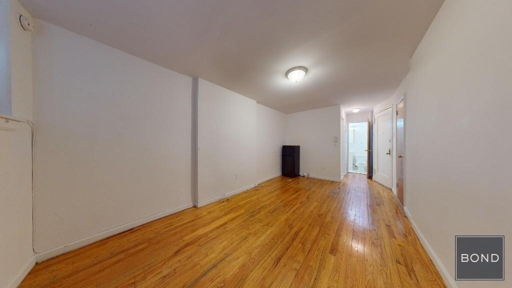 East 74 Street - Photo 0