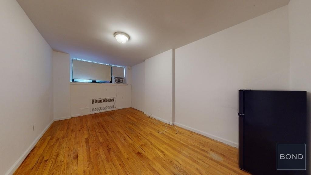 East 74 Street - Photo 1