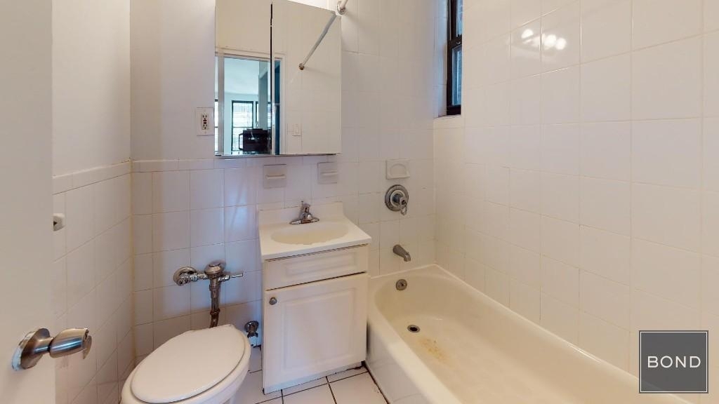 East 90th Street - Photo 4