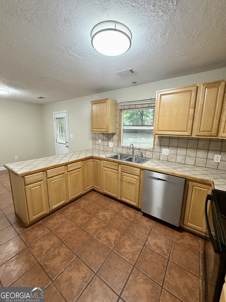 513 Cherokee Court - Photo 10